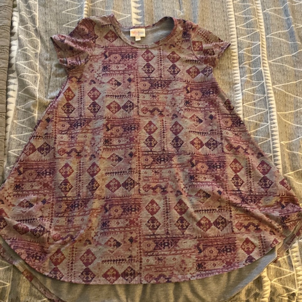 Little girl dress longer in the back, adorable